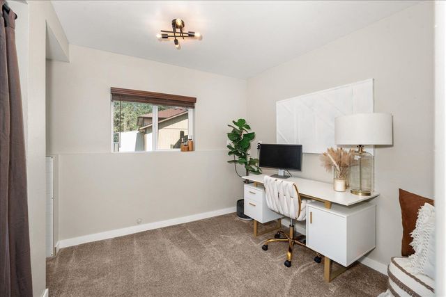 5507 W Pacific Park Dr, Spokane, WA 99208
