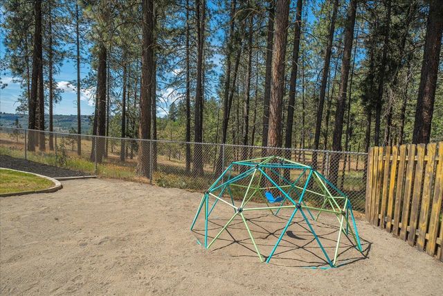 5507 W Pacific Park Dr, Spokane, WA 99208