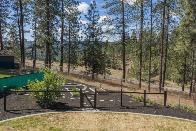 5507 W Pacific Park Dr, Spokane, WA 99208