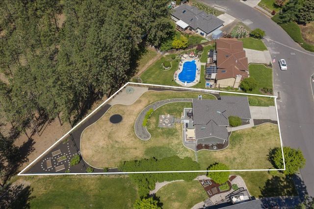 5507 W Pacific Park Dr, Spokane, WA 99208