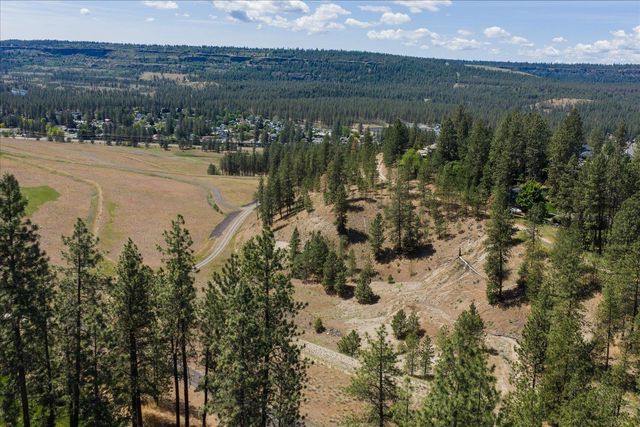5507 W Pacific Park Dr, Spokane, WA 99208