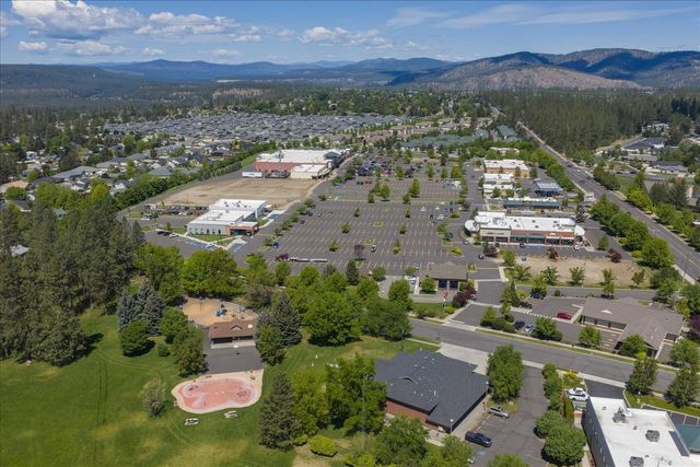 5507 W Pacific Park Dr, Spokane, WA 99208