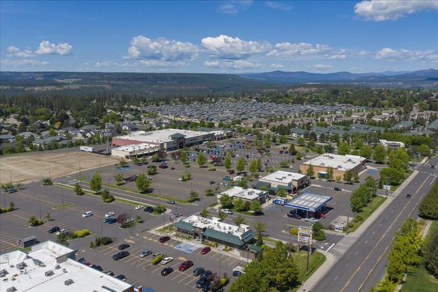 5507 W Pacific Park Dr, Spokane, WA 99208