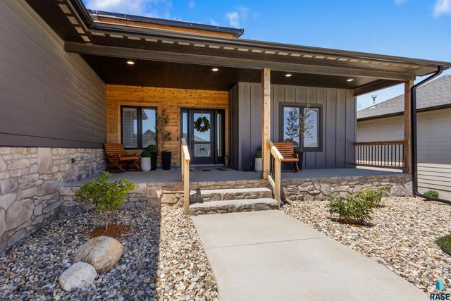 4100 N Interlachen Trl Trail, Sioux Falls, SD 57107