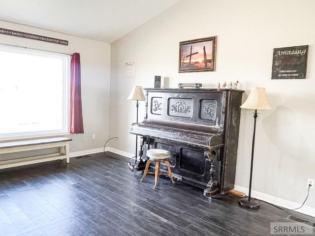 4179 E Iona Road, Idaho Falls, ID 83401