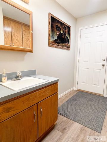 4179 E Iona Road, Idaho Falls, ID 83401