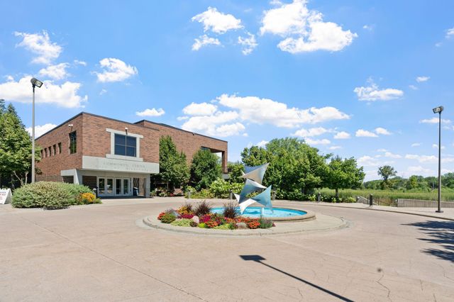 12918 Rutledge Circle, Minnetonka, MN 55305