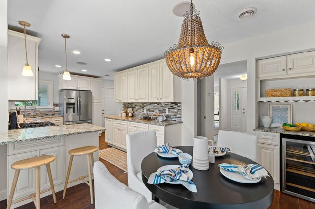 12918 Rutledge Circle, Minnetonka, MN 55305