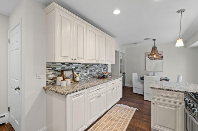 12918 Rutledge Circle, Minnetonka, MN 55305