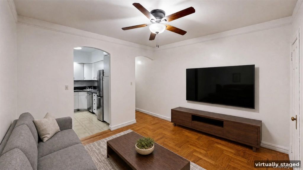47-55 39th Place 1A, Sunnyside, NY 11104