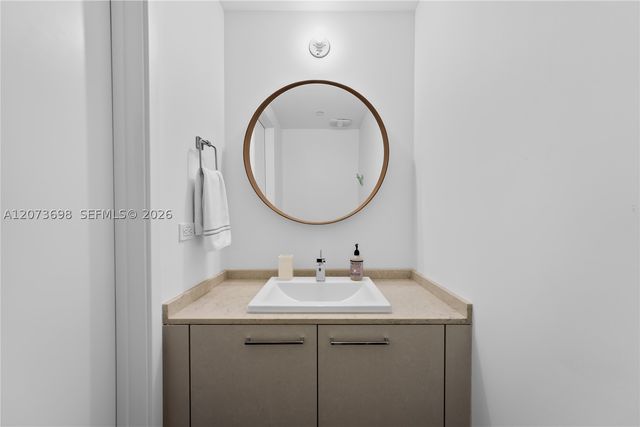 1010 Brickell Ave 1911, Miami, FL 33131