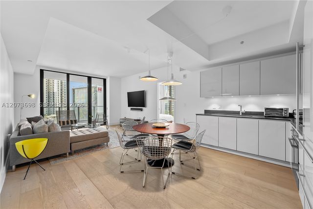 1010 Brickell Ave 1911, Miami, FL 33131