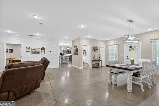 1401 Needmore Road, Roopville, GA 30170