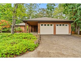 191 CREST Dr, Eugene, OR 97405