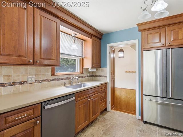 30885 Tennessee Street, Roseville, MI 48066