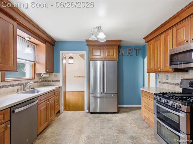 30885 Tennessee Street, Roseville, MI 48066