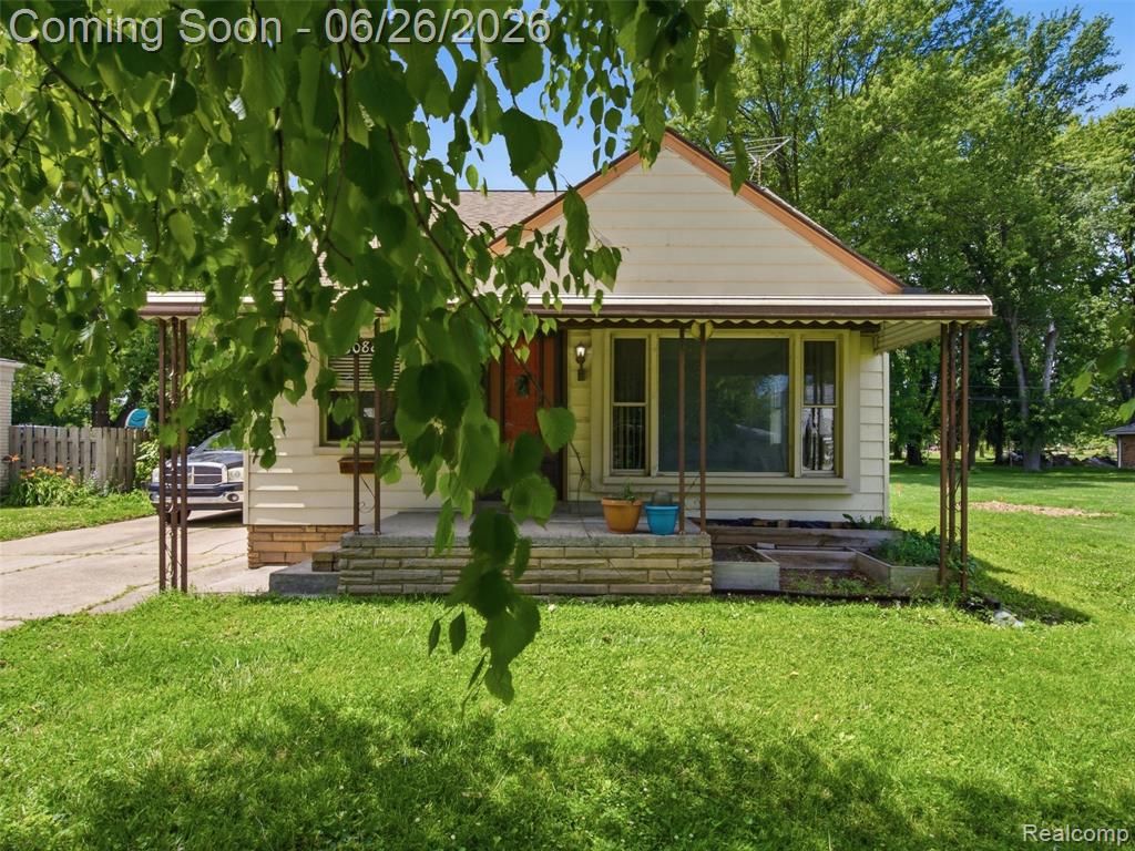 30885 Tennessee Street, Roseville, MI 48066