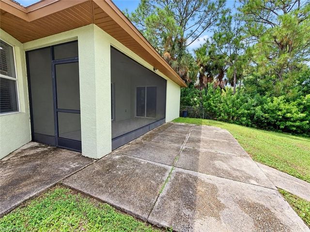 2702 25th ST W, Lehigh Acres, FL 33971