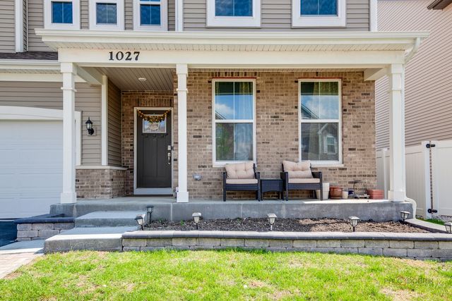 1027 Button Bush Street, South Elgin, IL 60177
