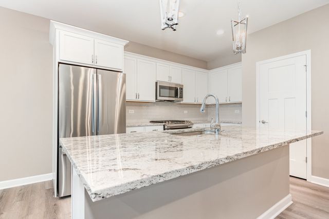 253 Masters Drive, Addison, IL 60101