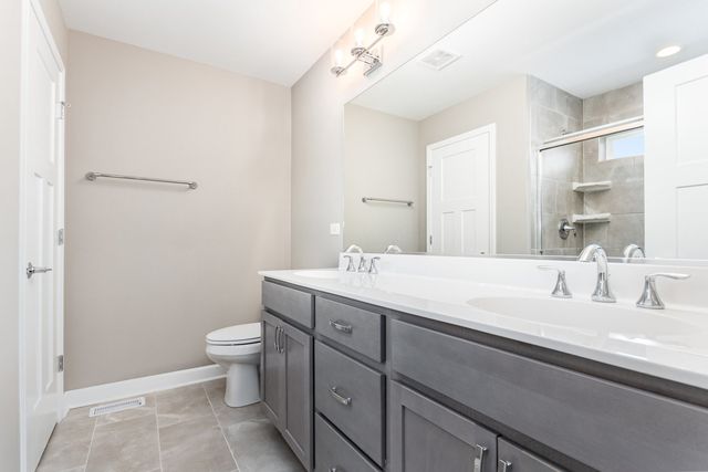 253 Masters Drive, Addison, IL 60101