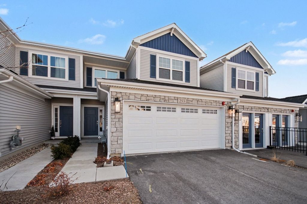 Image 1 of property listing at 253 Masters Drive, Addison, IL 60101