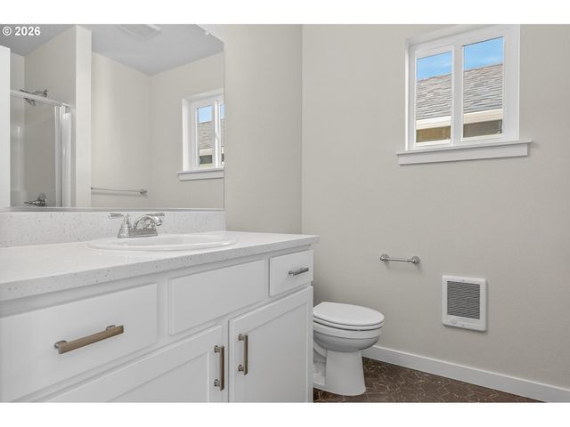 9273 E Burnside St, Portland, OR 97216