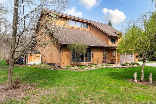 5327 Fern Drive, Oceola Township, MI 48430
