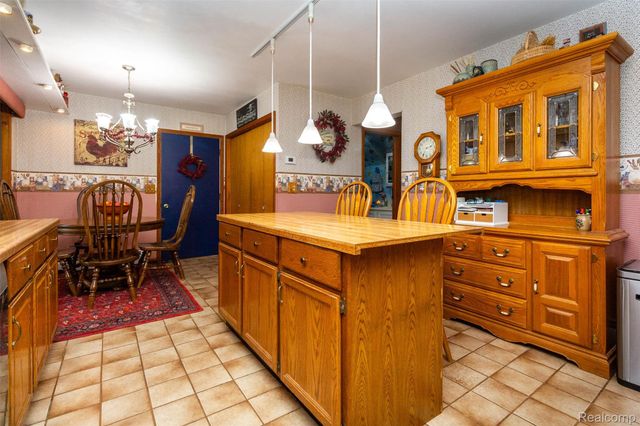 5327 Fern Drive, Oceola Township, MI 48430
