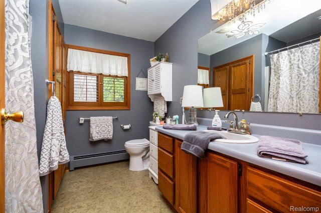 5327 Fern Drive, Oceola Township, MI 48430