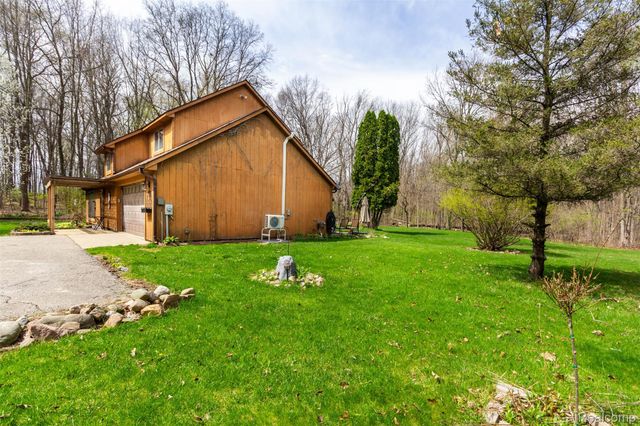 5327 Fern Drive, Oceola Township, MI 48430