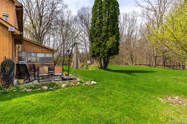 5327 Fern Drive, Oceola Township, MI 48430