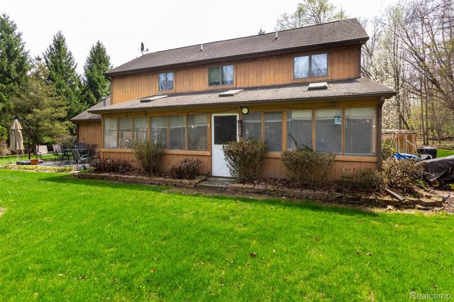 5327 Fern Drive, Oceola Township, MI 48430