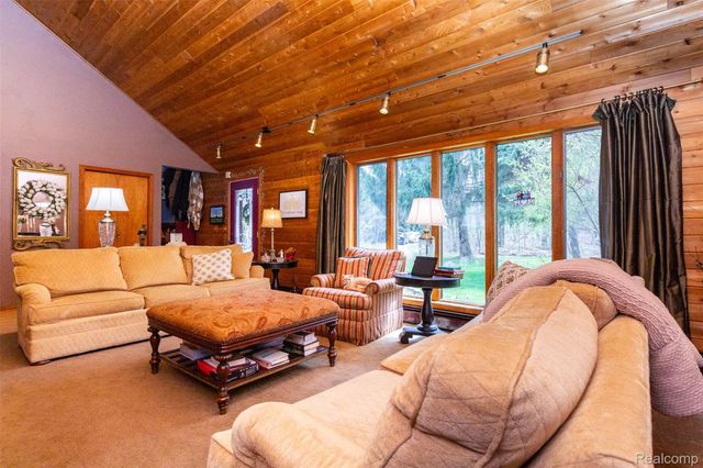 5327 Fern Drive, Oceola Township, MI 48430