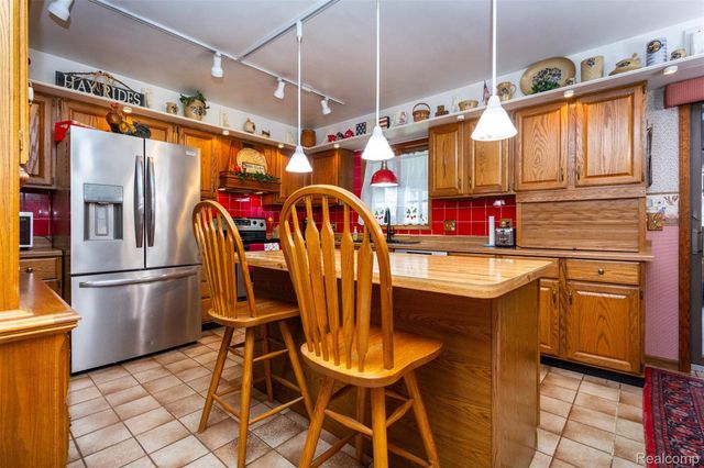 5327 Fern Drive, Oceola Township, MI 48430
