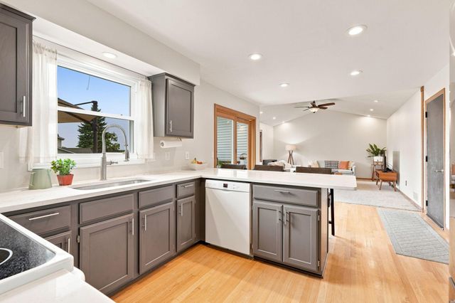 14108 Dearborn Path, Rosemount, MN 55068