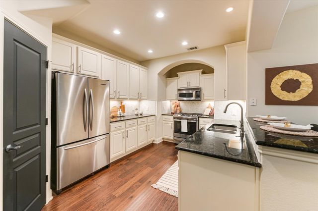 3406 Menchaca RD 21, Austin, TX 78704
