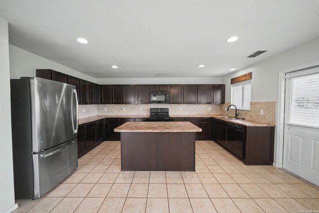 25003 MARSHALL BLF, San Antonio, TX 78261