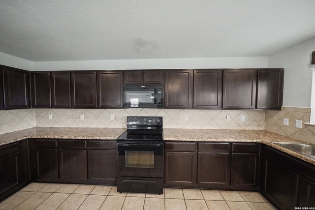 25003 MARSHALL BLF, San Antonio, TX 78261