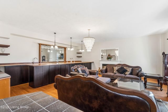 243 Kool Springs Dr, Shepherdsville, KY 40165