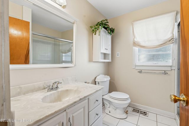 243 Kool Springs Dr, Shepherdsville, KY 40165