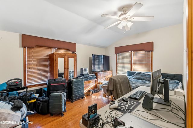 243 Kool Springs Dr, Shepherdsville, KY 40165