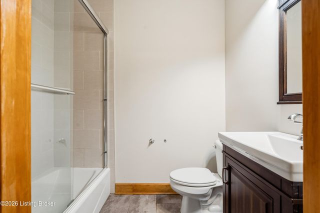 243 Kool Springs Dr, Shepherdsville, KY 40165