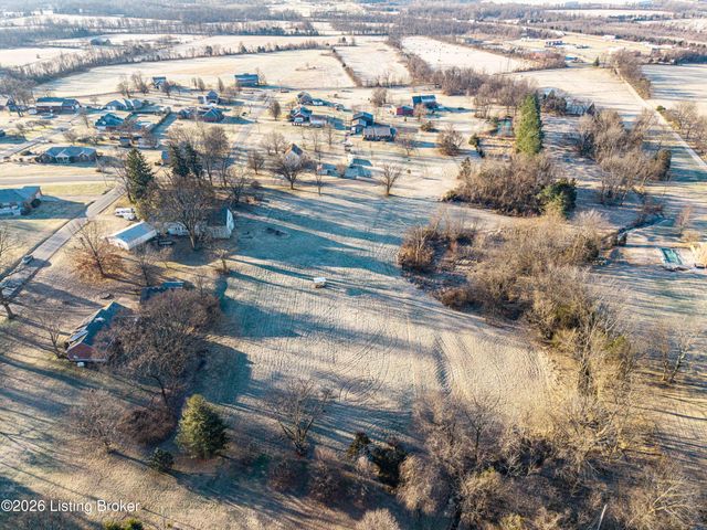 243 Kool Springs Dr, Shepherdsville, KY 40165