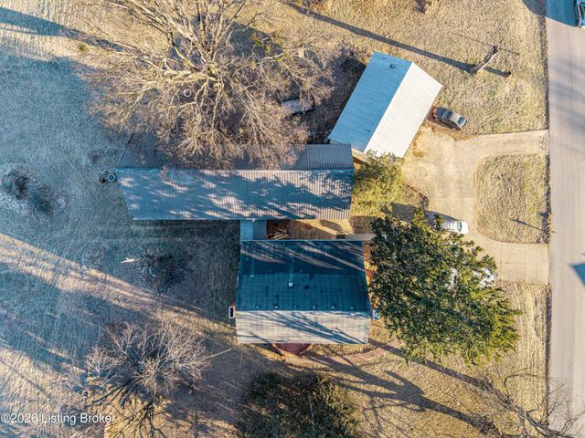 243 Kool Springs Dr, Shepherdsville, KY 40165