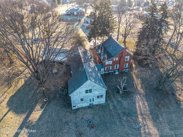 243 Kool Springs Dr, Shepherdsville, KY 40165