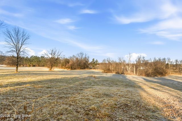 243 Kool Springs Dr, Shepherdsville, KY 40165