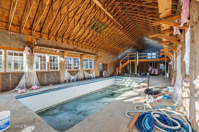 243 Kool Springs Dr, Shepherdsville, KY 40165