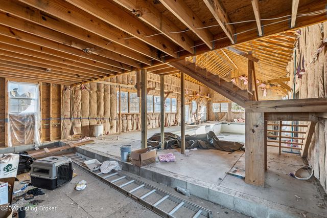 243 Kool Springs Dr, Shepherdsville, KY 40165