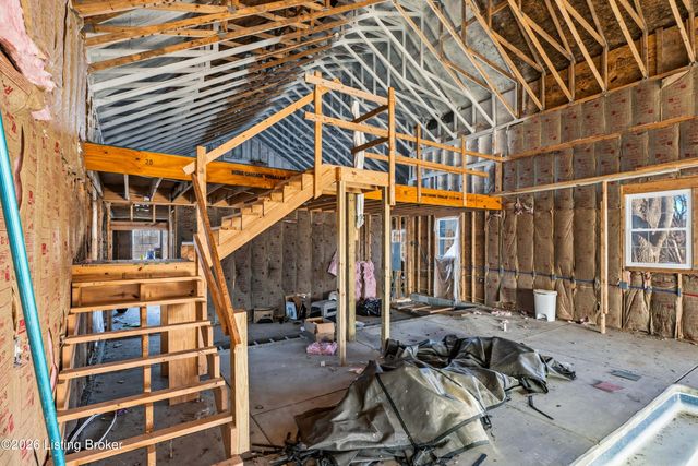 243 Kool Springs Dr, Shepherdsville, KY 40165